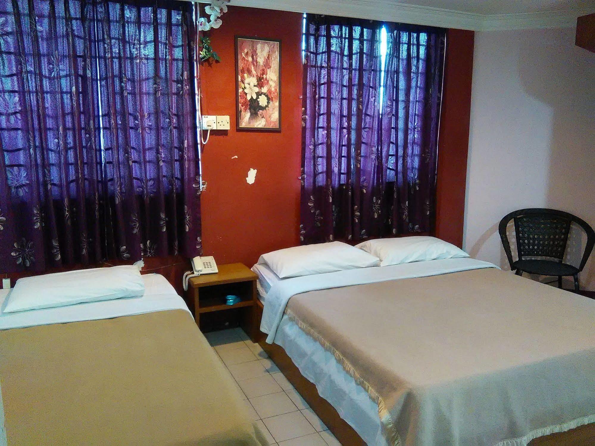 Hotel Kapit *